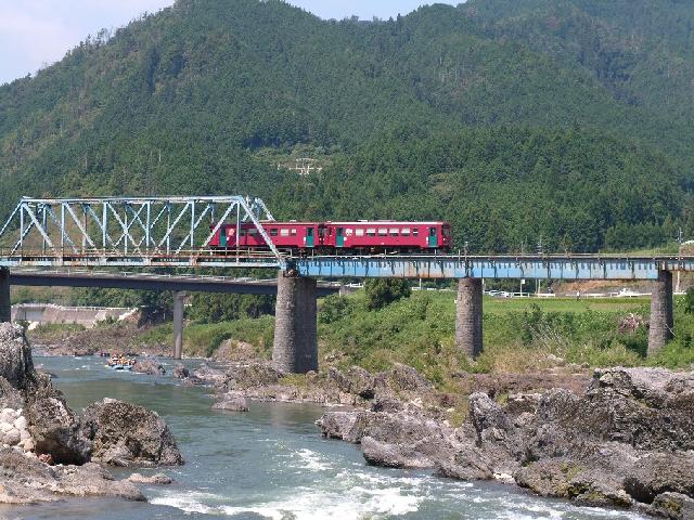 Nagaragawa Railway
