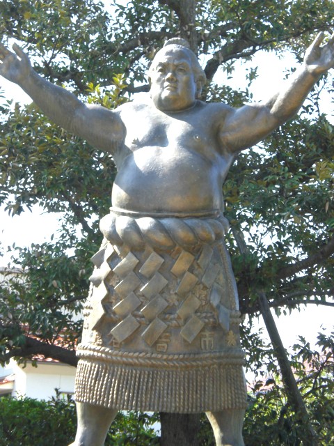 琴桜銅像