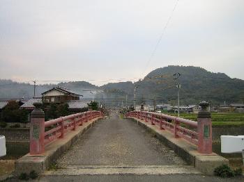 富田神社前の橋