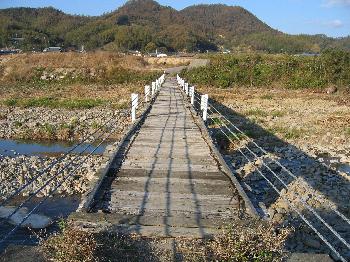 財田川に架かる三ノ瀬橋