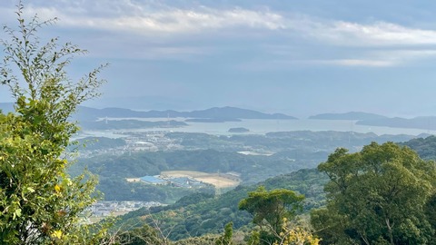 小さな島が見える